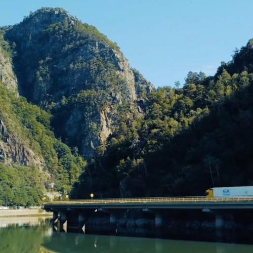 Lucrări de toaletare pe versantul drumului național