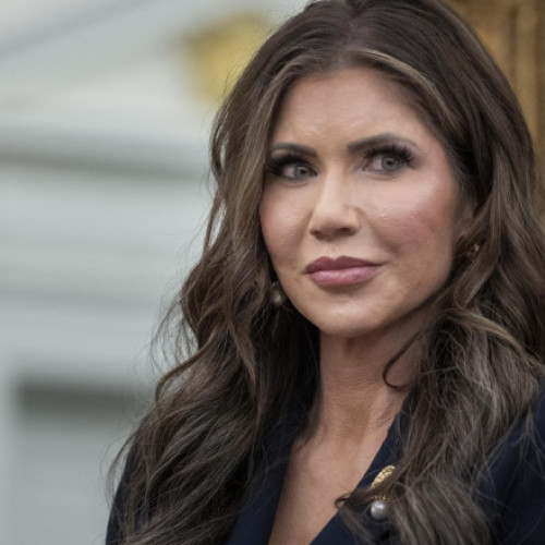 Doi suspecți arestați după furtul genții secretarului pentru securitate internă