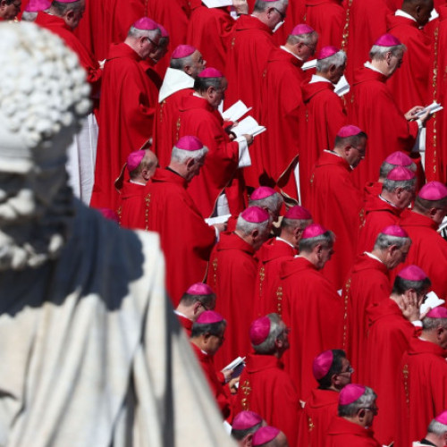 Întâlnirea cardinalilor Bisericii Catolice pentru alegerea noului papa