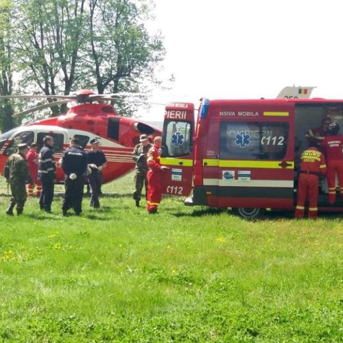 Elicopterul SMURD a preluat o femeie în stare gravă