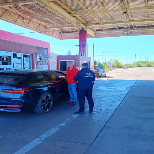 Tentativă de trecere a frontierei cu un autoturism neinmatriculat