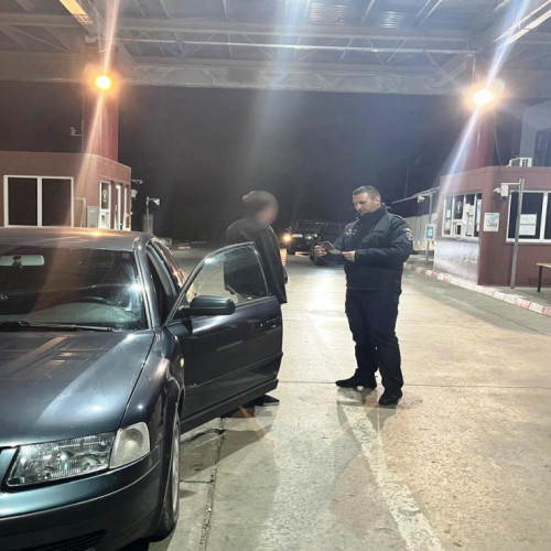 Cercetări în cazul unui bărbat cu certificat de înmatriculare fals la PTF Racovat