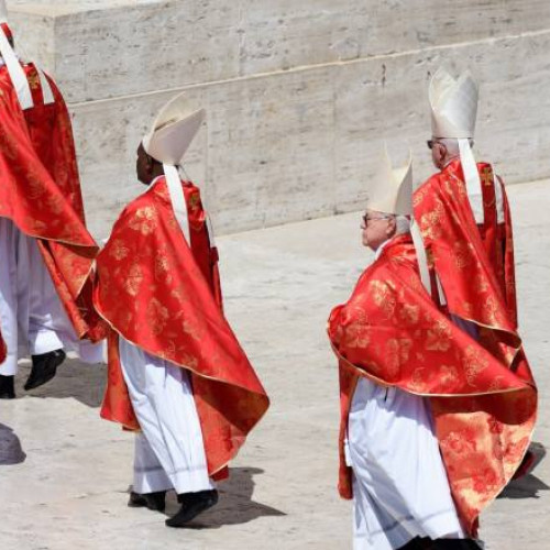 Cardinalii romano-catolici se pregătesc pentru conclav