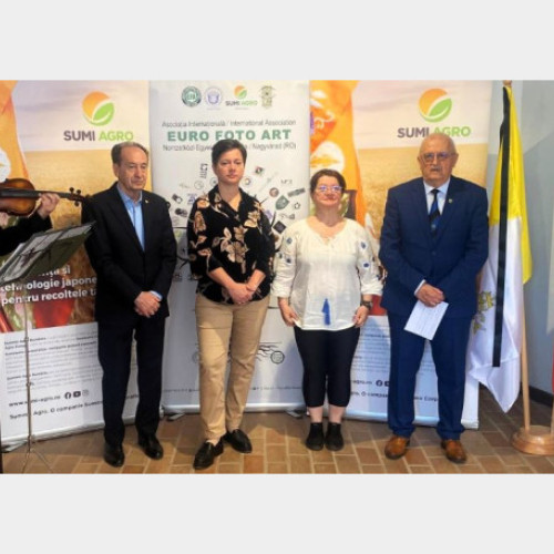 Vernisajul expoziției „In Memoriam Papa Francisc” la Oradea