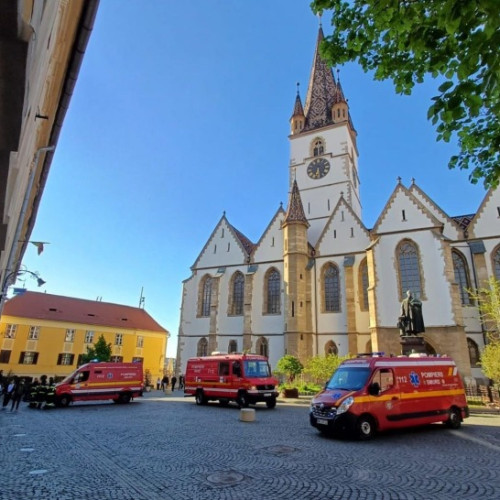 Cel puțin 20 de elevi de la Colegiul Brukenthal din Sibiu acuză mâncărimi la nivelul pielii