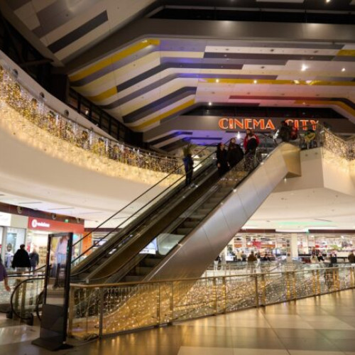 Carrefour închide hipermarketul din Sun Plaza, Auchan pregătește un nou concept