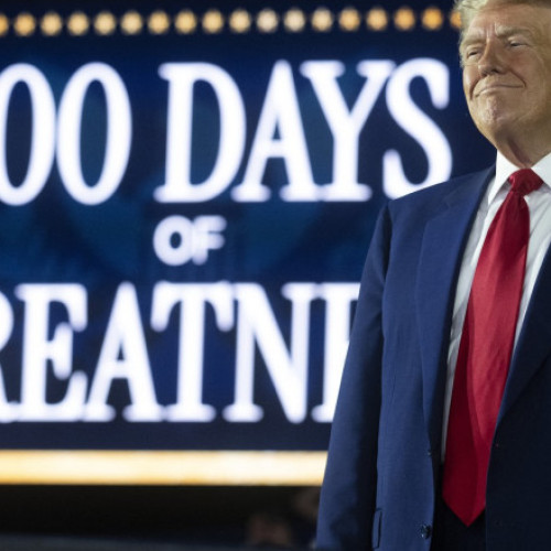 Trump susține victoria economică într-un miting controversat în Michigan