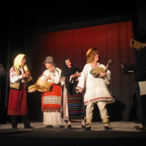 Piesa "Amintiri din copilărie" pe scena Teatrului de Păpuși din Baia Mare