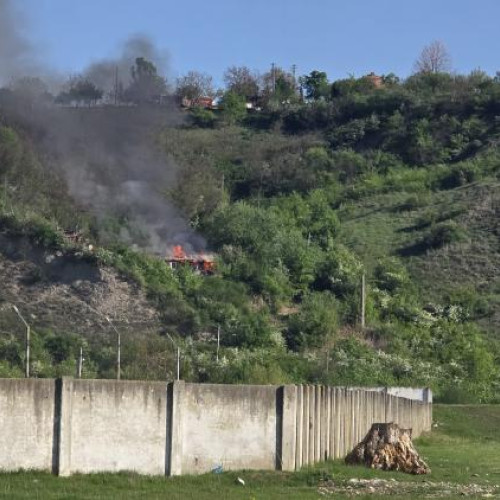 Incendiu pe Aleea Pietroasa din Turda