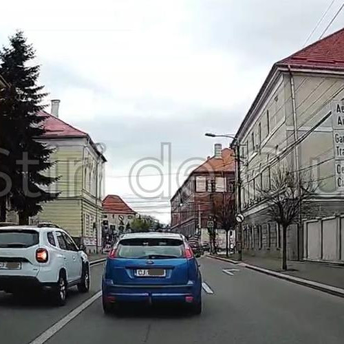 Șofer teribilist aproape provoacă o tragedie pe strada General Traian Moșoiu din Cluj-Napoca