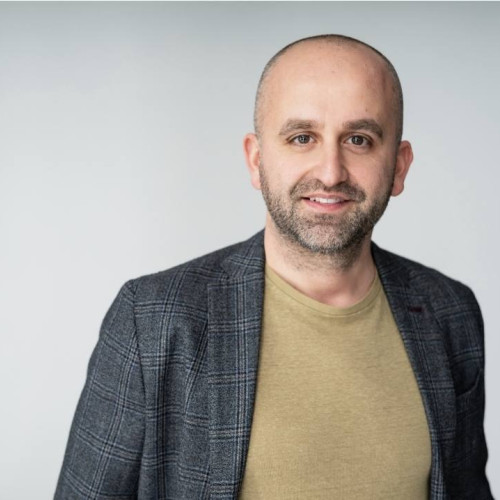 Creștere în angajări la companiile mici din România