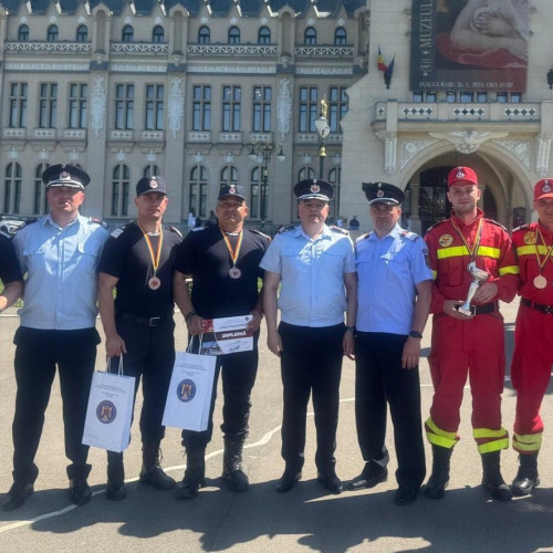 Pompierii din Botoșani, pe podium la competiția de descarcerare și prim ajutor