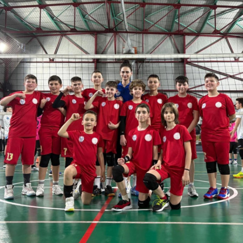 Turneul semifinal de volei și meciuri importante în handbal și fotbal