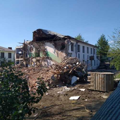 Buldozerele și excavatoarele încep lucrările la noua școală din Valea Lupului