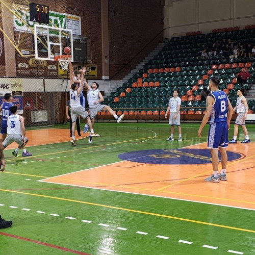 Meci spectaculos de baschet la Cluj Napoca