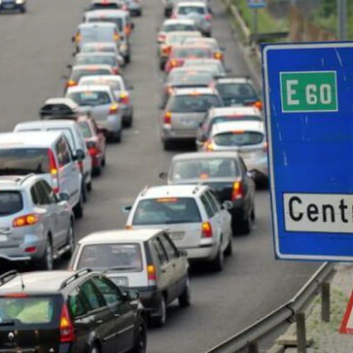 Aglomerare pe drumuri în minivacanța de 1 Mai