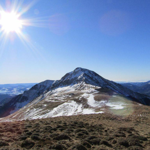 Verde la drumeții, în zona montană damboviteană, în minivacanța de 1 mai