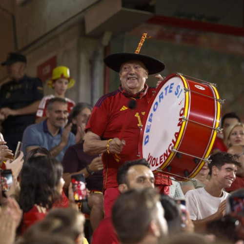 Decesul lui Manolo el del Bombo, suporter pasionat al echipei naționale a Spaniei