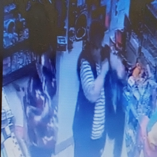 Femeie din Botoșani pierde bani într-un magazin