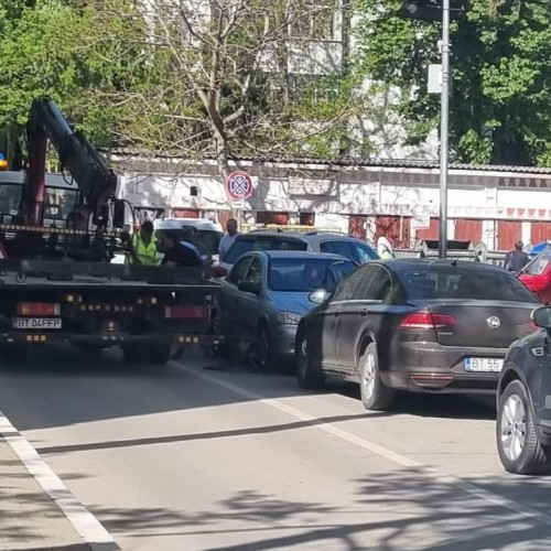 Acțiune a Poliției Locale pentru ridicarea mașinilor parcate neregulamentar în Botoșani