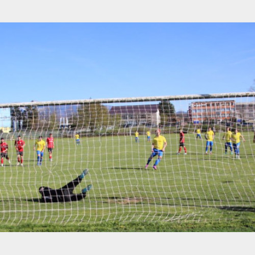 Etapa a 25-a din campionatul județean de fotbal aduce surprize