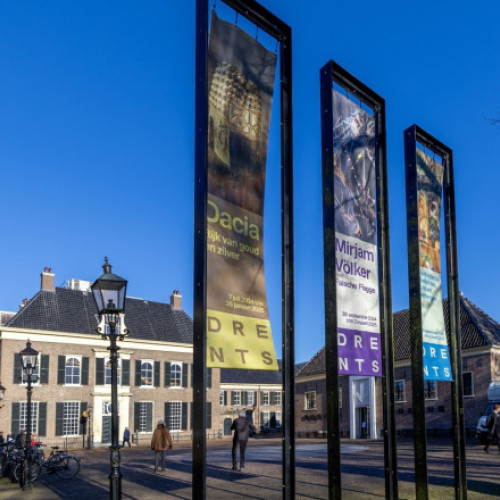 Furt de artefacte românești de la Muzeul Drents: Poliția investighează un Peugeot galben