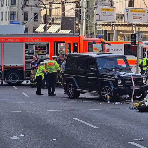 Accident rutier la Stuttgart: Opt persoane rănite
