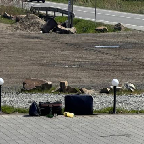 Un bărbat din Botoșani, abandonat în parcarea Pensiunii Ghita, a fost la un pas să fie accidentat