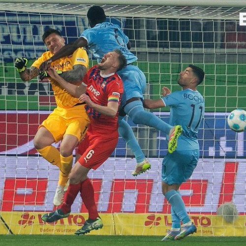 Portarul Kevin Muller de la Heidenheim suferă o comotie cerebrală în urma unui accident pe teren