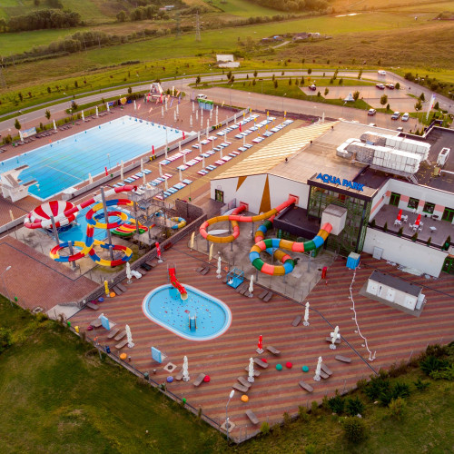 Piscina exterioară din Parcul Cornisa se deschide vineri, 31 mai 2025