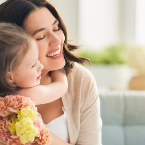 Ziua mamei sărbătorită pe 4 mai în România