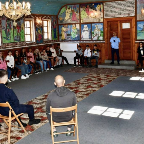 Activitate preventivă la Penitenciarul Găești: 17 elevi în dialog despre riscurile consumului de substanțe interzise