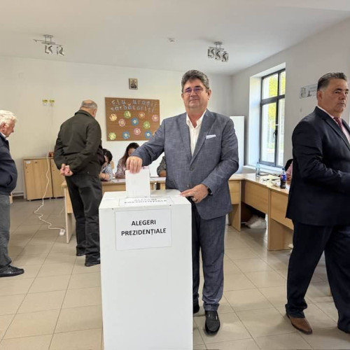 Rezultatele alegerilor din România: Nicușor Dan, susținut de primarii din Dâmbovița