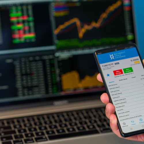 Bursa de Valori București deschide în scădere după alegeri