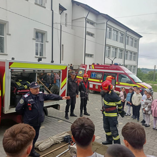 Simulare de cutremur la Liceul Teoretic "Anastasie Basota" din Pomarla