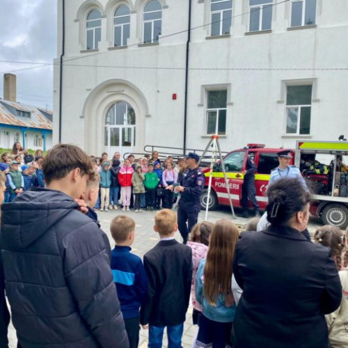 Peste 300 de persoane au participat la un exercițiu de simulare a unui cutremur