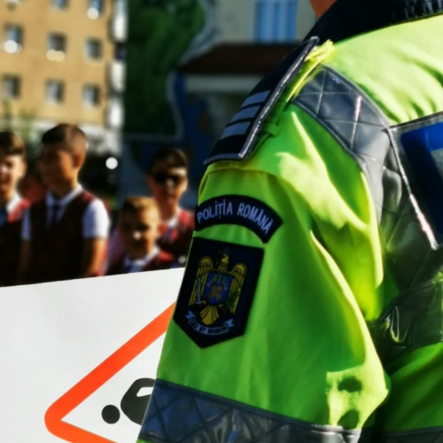 Campania „Tacerea e tot violența. Vocea ta e soluția” în școlile din România