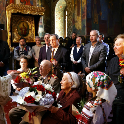 Galații se mândresc cu o familie de diamant