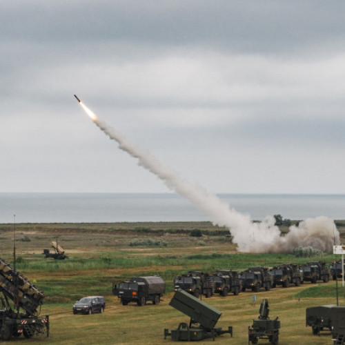 Statele Unite și Ucraina îmbunătățesc relațiile, un nou sistem de apărare antiaerian în drum spre Kiev