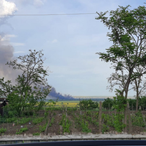 Incendiu violent aproape de granița României