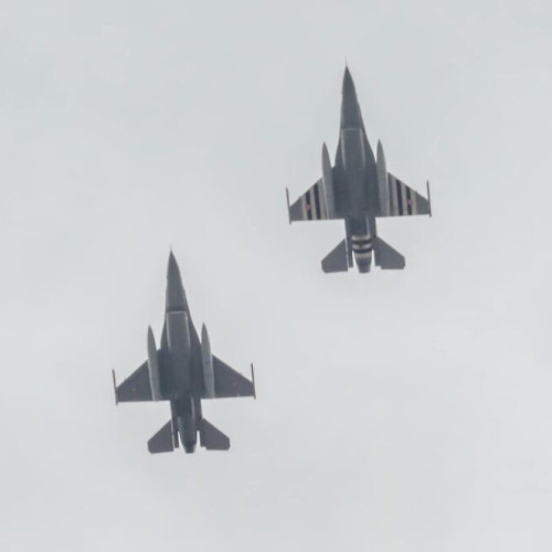 Zboruri de antrenament ale Forțelor Aeriene Române până pe 12 mai