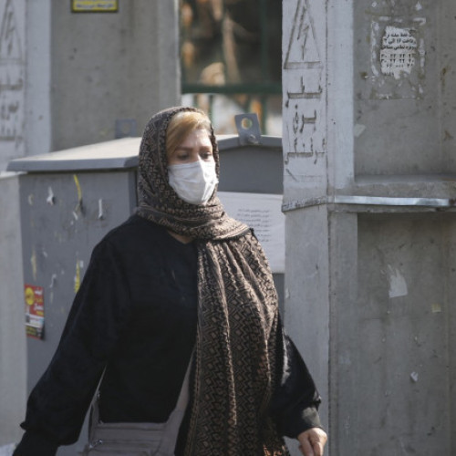 Nor dens de praf afectează vestul Iranului