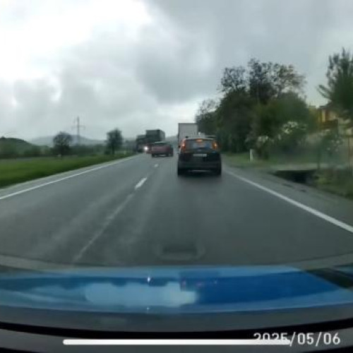 Un moment de necrezut pe drumuri: o depășire periculoasă filmată de un alt șofer
