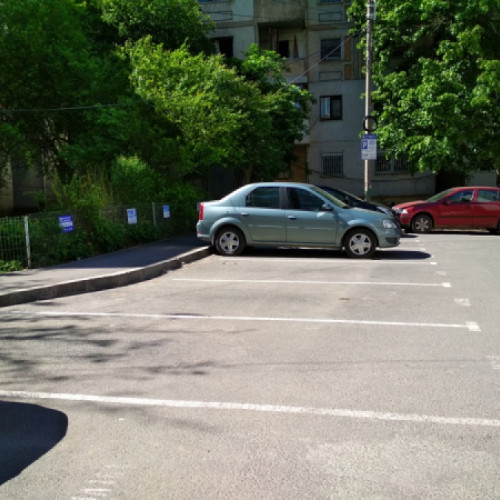 Primăria Galați respinge 420 de cereri pentru locuri de parcare