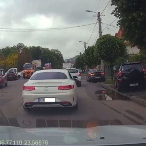 Sofer agresiv surprins in trafic pe o artera din Cluj