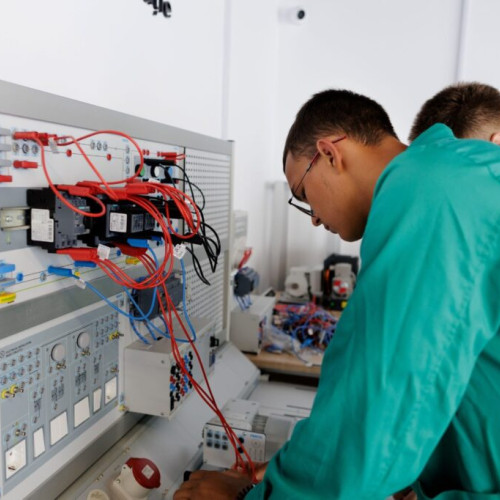 Elevii din Iași au la dispoziție 154 de locuri în învățământul dual pentru anul școlar 2025-2026