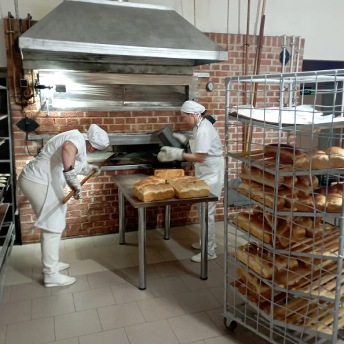 O brutarie unică din comuna Trusesti ajută comunitatea