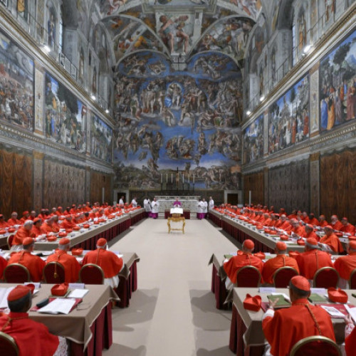 Conclavul pentru alegerea noului papă continuă