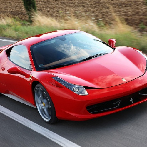 Ferrari va lansa primul său automobil electric în octombrie