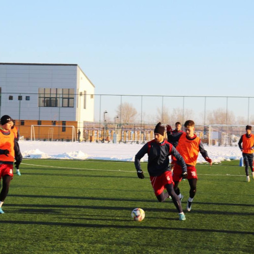 Chindia Târgoviște câștigă în amicalul împotriva Flacărei Horezu cu scorul de 2-1